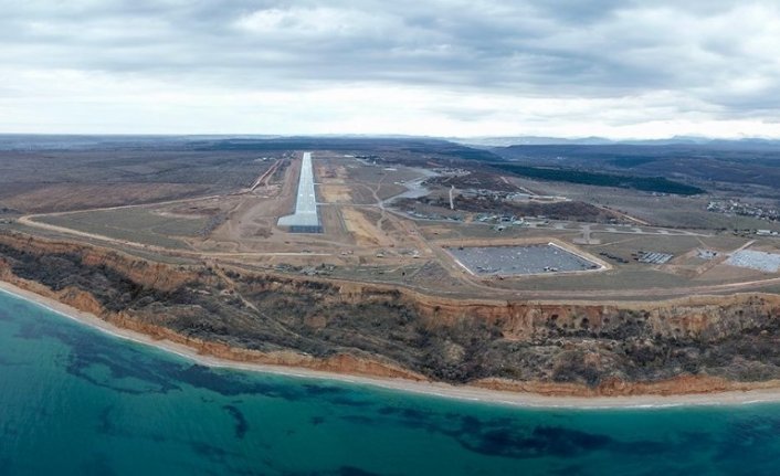 Rusya’nın Kırım’daki yeni askeri havaalanı faaliyete başladı