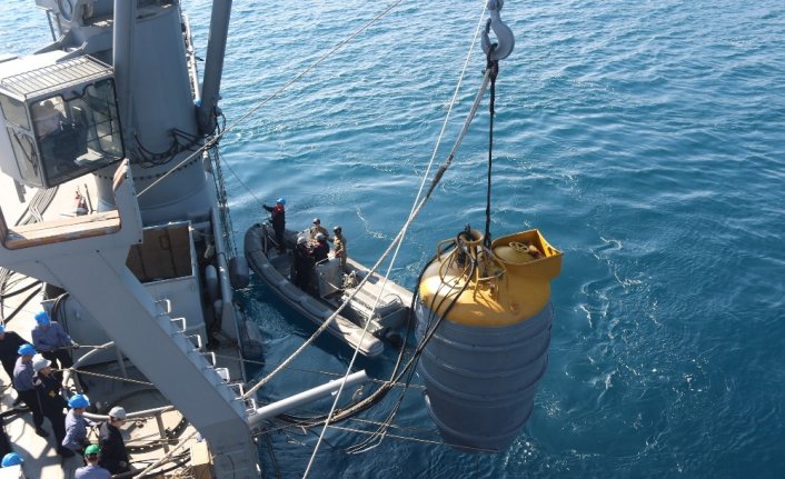 Denizaltı kurtarma tatbikatı nefesleri kesti