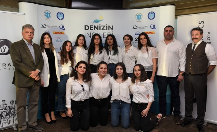 Denizde Kadının Adı Var...