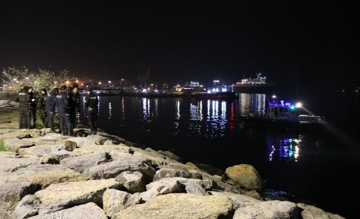 Üsküdar Salacak Sahilde erkek cesedi bulundu