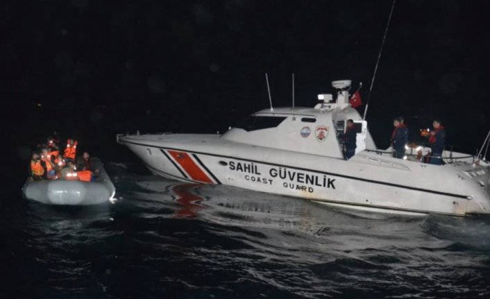 Kuşadası Körfezi’nde 10’u çocuk 44 kaçak göçmen yakalandı