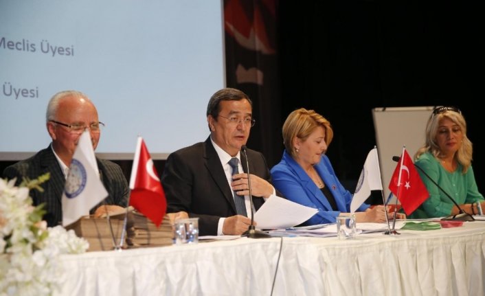 Batur, yeniden Kıyı Ege’nin Başkanı