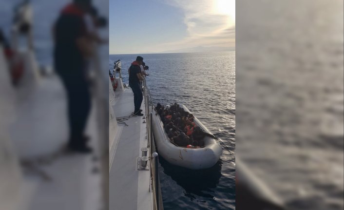 Kuşadası’nda 11’i çocuk 23 kaçak göçmen yakalandı