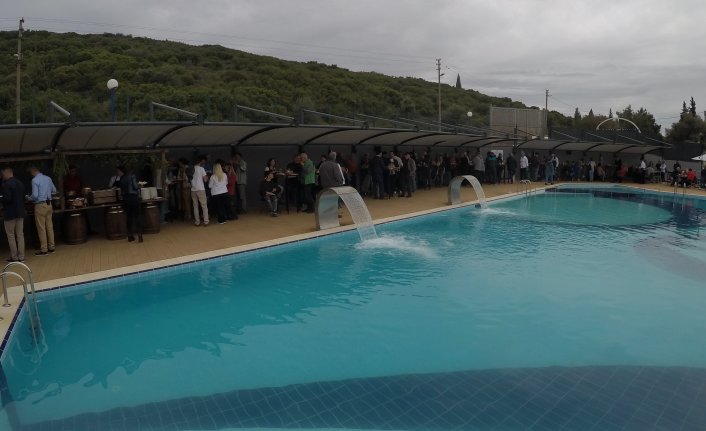 Teos Marina’ya yaz geldi