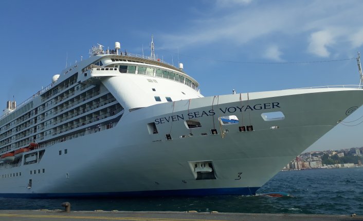 3.5 yıl aradan sonra, ilk kruvaziyer Sarayburnu'nda