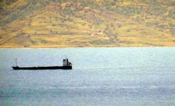 Endonezya'da yük gemisi alabora oldu: 17 kişi kayıp