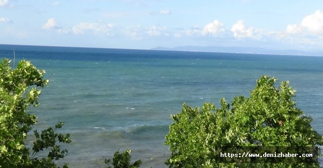 Karadeniz fırtına sonrası iki renge büründü