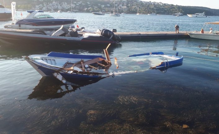 Muhabirleri taşıyan tekneye sürat teknesi çarptı, kaptanın ayağı koptu