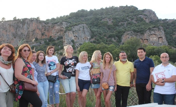 Ruslar acenta temsilcileri Muğla’nın tarihi yerlerini gezdi