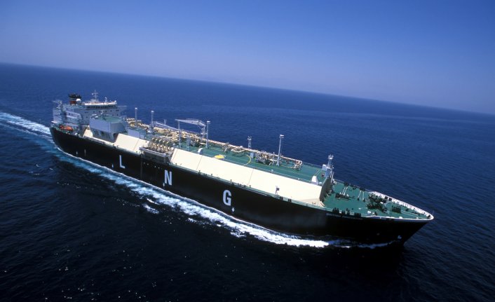 Shell, dev yüzer LNG tesisinden ilk kargosunu gönderdi