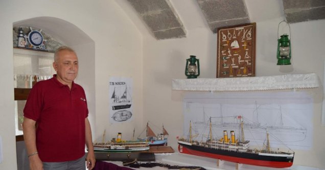 Suda yüzebilen her türlü aracın maketini yapabiliyor