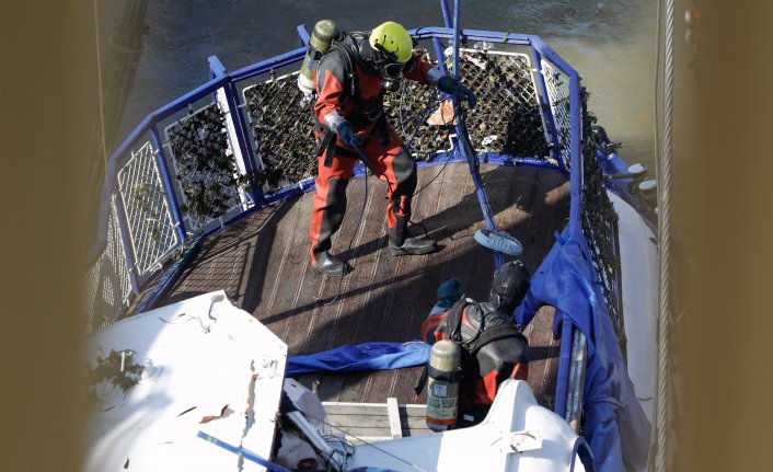 Tuna Nehri&#039;nde batan teknenin enkazı çıkarıldı