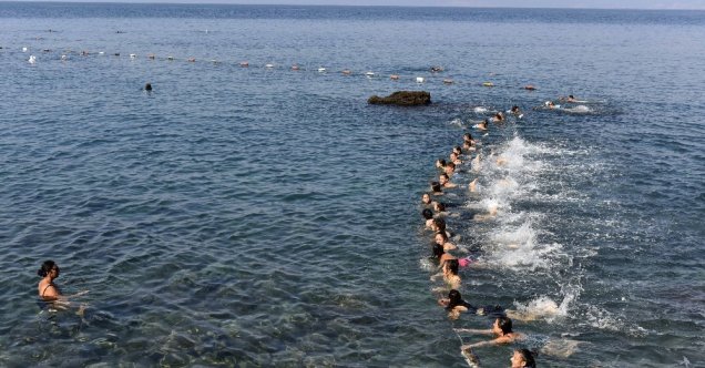 Yıldız takım antrenmanı denizde yaptı