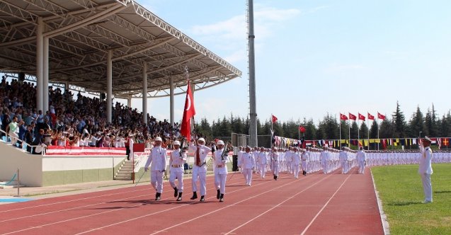 Donanmanın en genç subayları mezun oldu