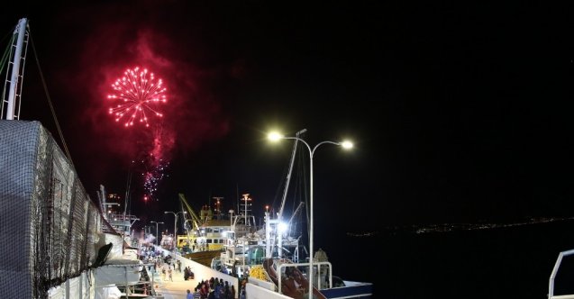 Havai fişeklerle ‘Vira Bismillah’ diyen balıkçılar havadan görüntülendi