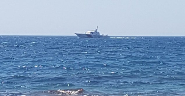 Serinlemek için denize giren iki kişi kayboldu.