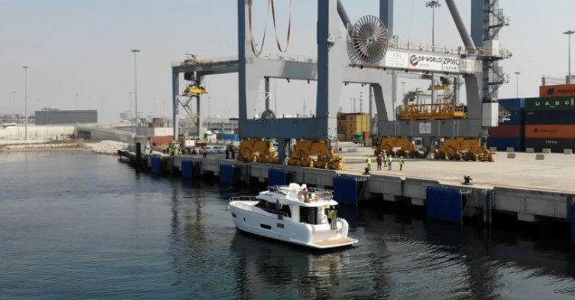 Türkiye’de üretilen lüks yat Singapur’a satıldı