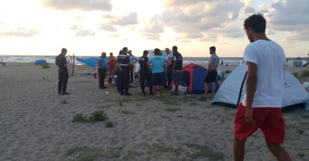 Yüzmenin yasaklandığı denize giren dayı öldü, yeğeni hastanelik oldu