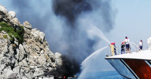 Lüks tekne alevlere teslim oldu