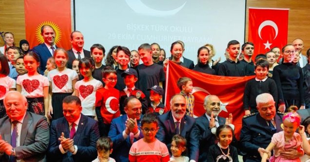 Cumhurbaşkanı Başdanışmanı Topçu Kırgızistan’da Cumhuriyet Bayramı kutlamasına katıldı