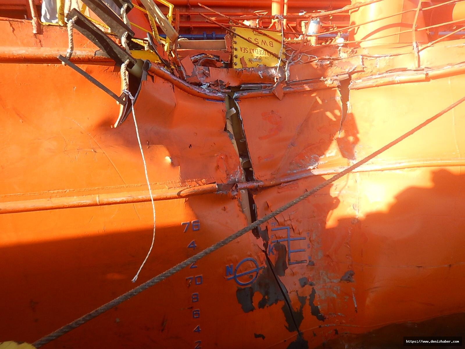 One Blue Jay, adlı mega konteyner gemisinin Türk tanker Günece'ye çarpma anı