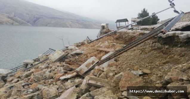 Deprem feribot iskelesini yıktı