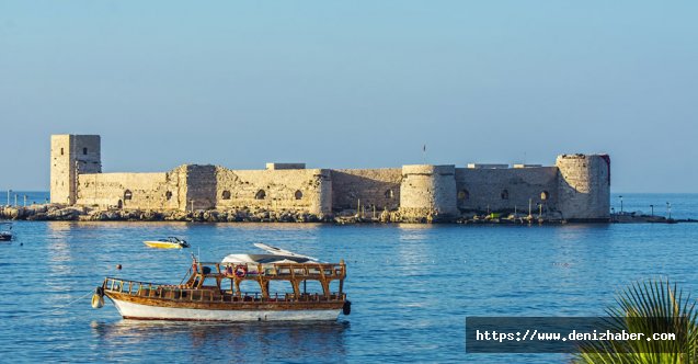 Mersin'de deniz çamura bulandı