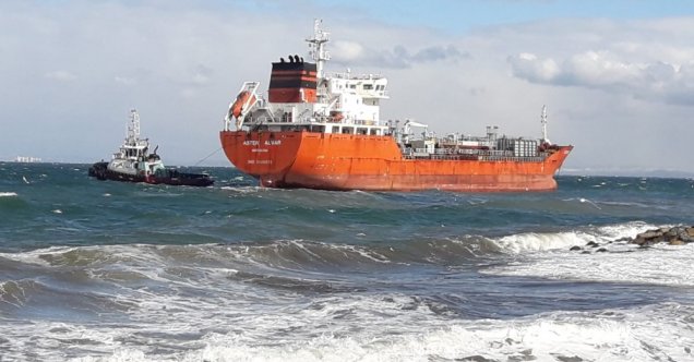 Yalova’da petrol tankeri karaya oturdu