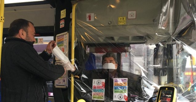 Otobüslere maskesiz binenlere maske dağıtıldı