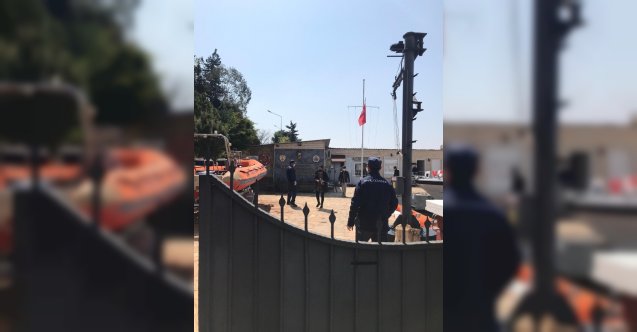 Sahil Güvenlik, adada mahsur kalan 9 Afgan’ı kurtardı