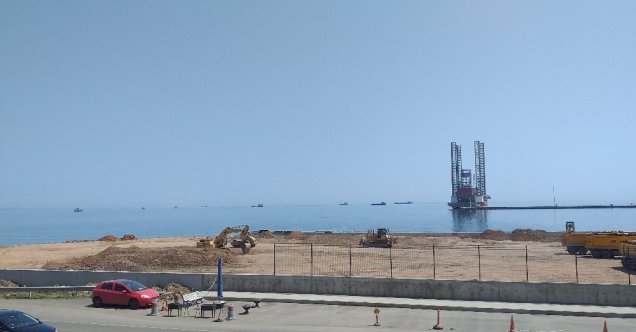 Sahil kenti Tekirdağ’ın denizle ilişkisi kesiliyor