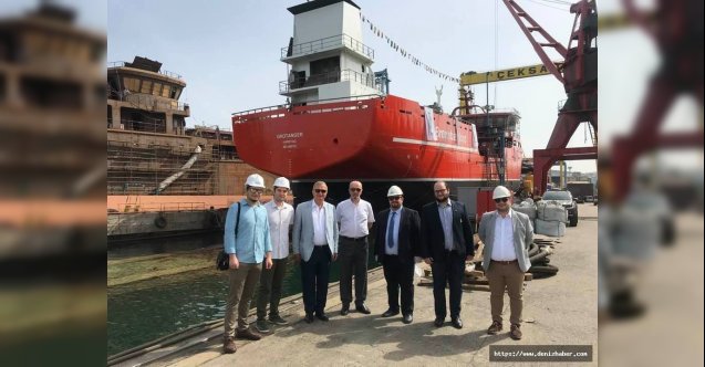 NB75 GROTANGER isimli canlı balık taşıma gemisi suyla buluştu