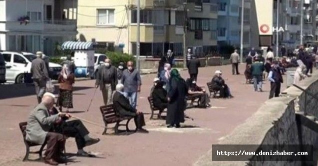 Sahiller doldu taştı, sosyal mesafe kuralı unutuldu