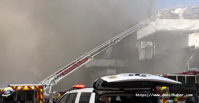 ABD Savaş Gemisi USS Bonhomme Richard&#039;da Açıklanamayan Yangın! (Video)