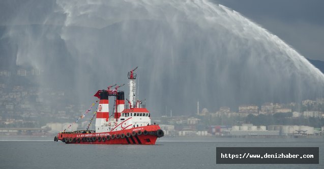 Uzmar tersanesinde muhteşem tören; Mavi Vatanın Zeybekleri (video)