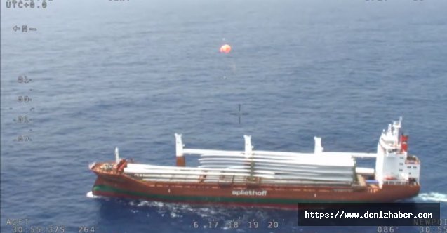 Avustralya Deniz Güvenliği, kargo gemisine tıbbi malzemeyi uçakla bıraktı! (Video)