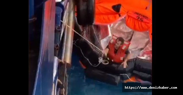 Brezilya&#039;da araştırma gemisi battı, mürettebat can sallarıyla kurtuldu! (Video)