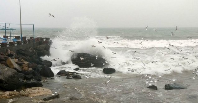 Karadeniz’de fırtına etkili oluyor
