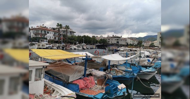 Marmarisli Balıkçılar fırtına uyarısına karşı teknelerini sağlama aldılar!