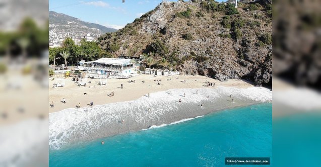 Yurtta kar, Alanya'da deniz keyfi!