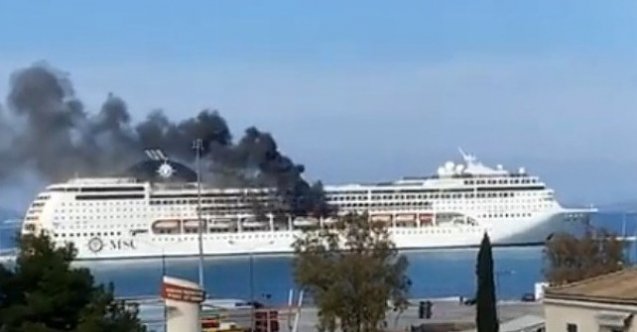 Yunanistan&#039;da MSC Lirica kruvaziyer gemisinde yangın çıktı! (Video)
