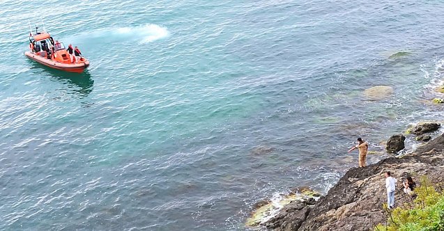 KEGM ekipleri bu defa kayalıkta mahsur kalan 2 kişiyi kurtardı