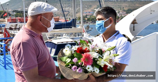 İZDENİZ’in yaz sezonu ilk deniz seferi yolcuları Foça İskelede karşılandı…