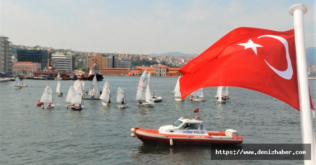 Denizlerde Bayrağımızı Daha Yukarı Çekelim