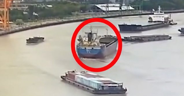 Şangay Huangpu Nehri&#039;nde kazaya böyle ramak kaldı! (Video)