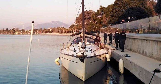 15 metrelik yelkenli tekneden 111 düzensiz göçmen çıktı