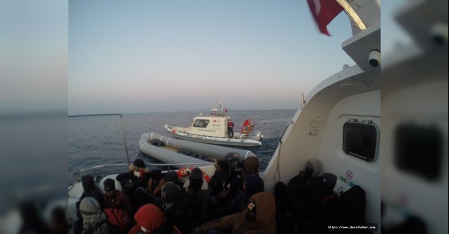 Balıkesir açıklarında 30 düzensiz göçmen kurtarıldı