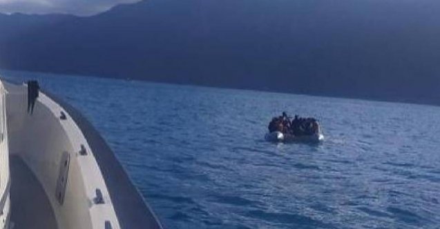 İzmir açıklarında 330 düzensiz göçmen yakalandı