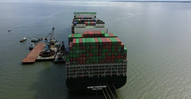 Ever Forward bir ay sonra yeniden yüzdürüldü (Video)