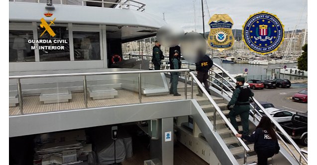 İspanya, Rus oligarka ait Tango isimli lüks yata Mayorka limanında  el koydu!